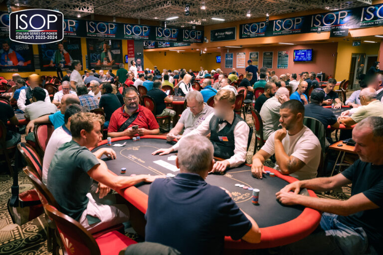 Main Event Day 1A